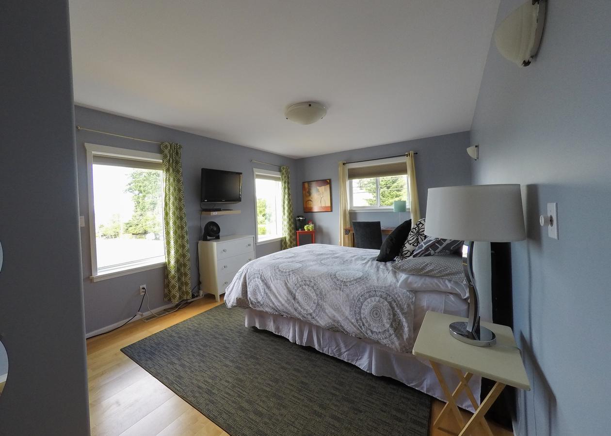 Money Pennies Bed And Breakfast Campbell River Exterior photo